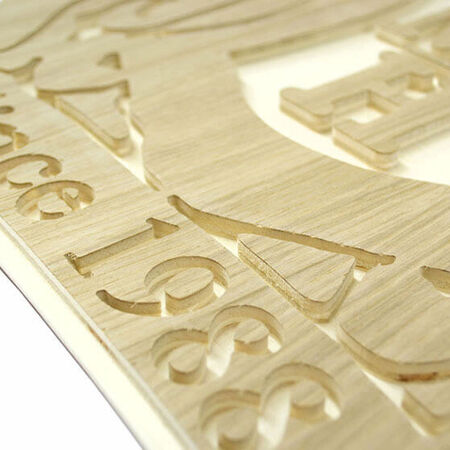 Fräsbuchstaben aus Holz. Produziert von sign point GmbH aus Braunschweig.